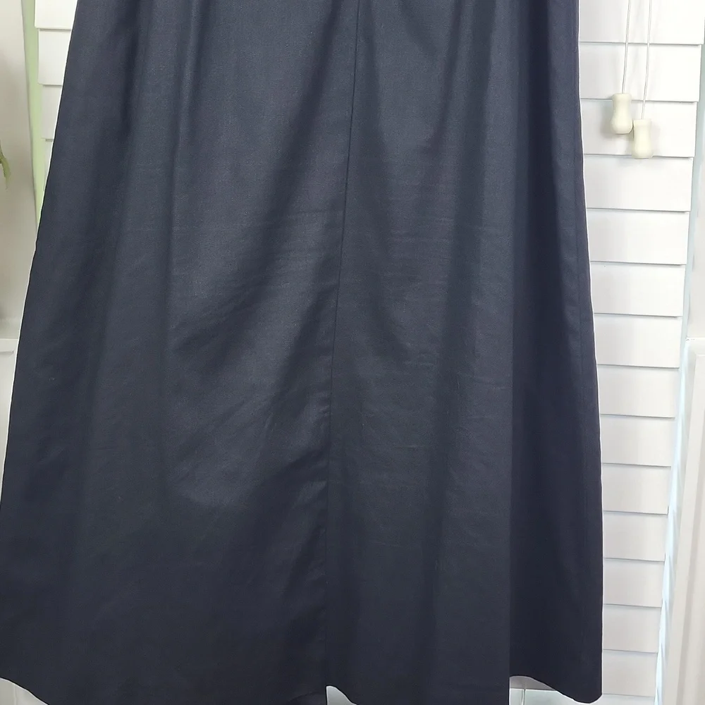 Banana Republic linen blend Classic Black Sleeveless Belted Midi Dress. Size 10‎
